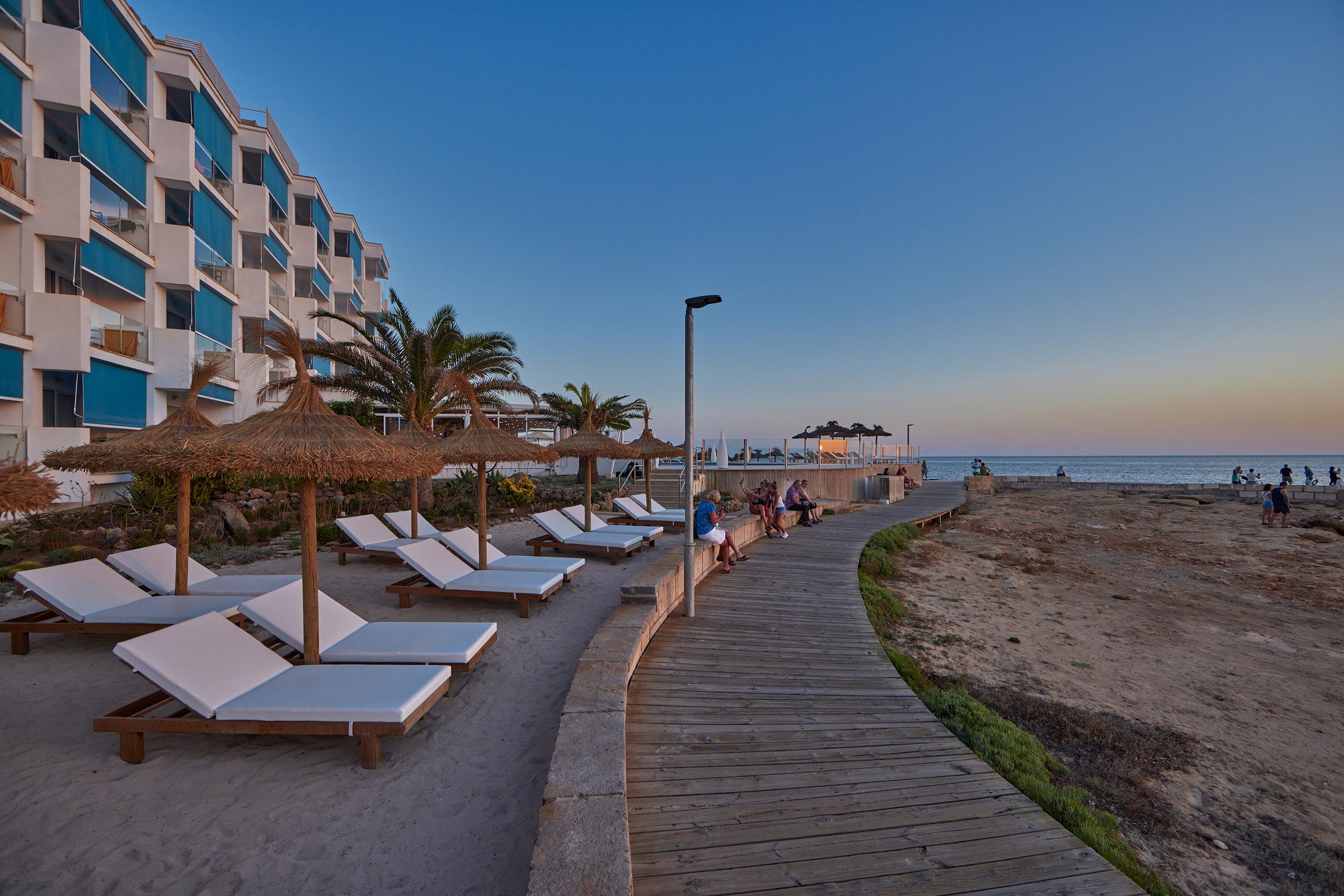 Universal Hotel Cabo Blanco - Adults Only Colonia de Sant Jordi Exterior foto